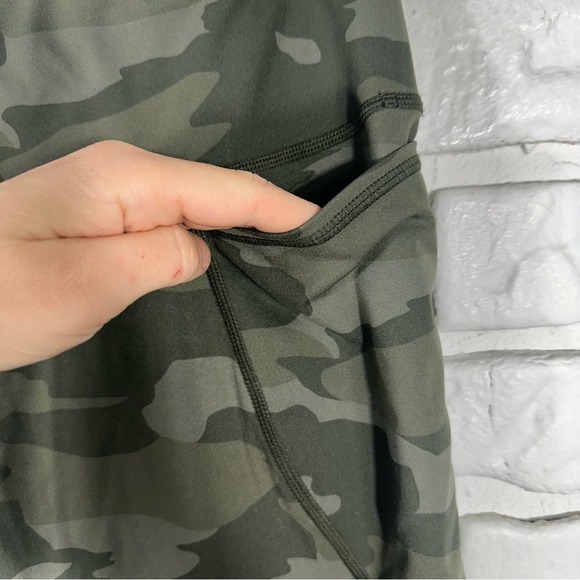 Sweaty Betty Power 7/8 Length Leggings Camo Size 12 - Picture 8 of 10
